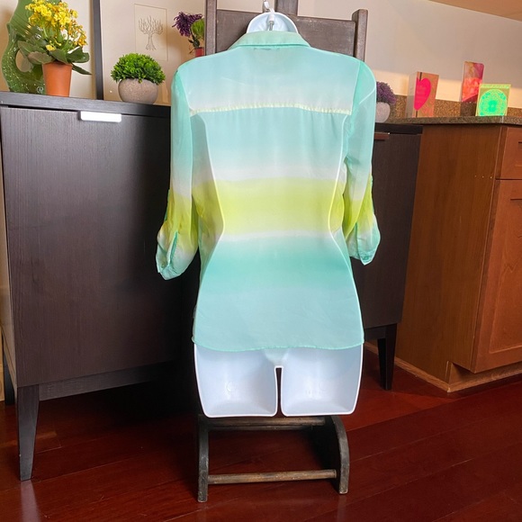 Ombré Button Down Top - Picture 5 of 16